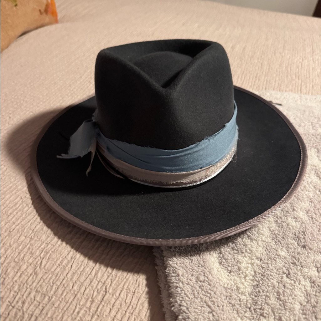 Gigi Pip Hat 57 Nwot